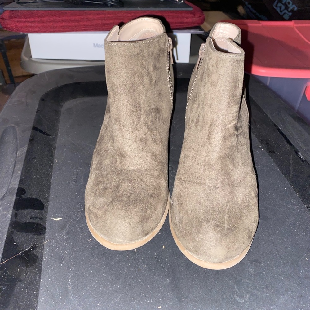 Olive Heeled Bootie size 8